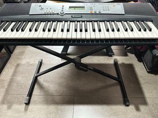 Yamaha PSR-E233 - Teclado