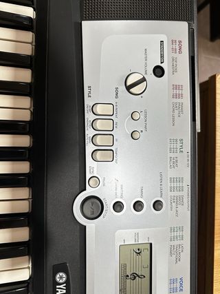 Yamaha PSR-E233 - Teclado
