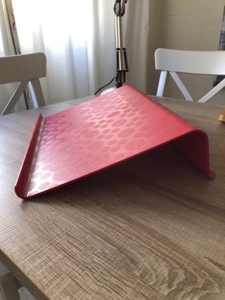 Atril rosa para estudio