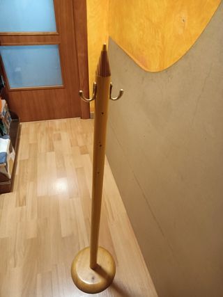 Colgador madera estilo lápiz