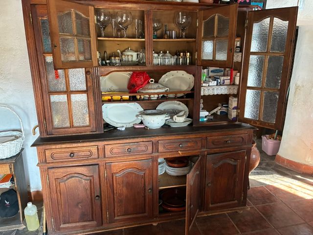 Vitrina antigua de madera