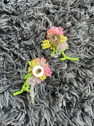 Pendientes flores cuentas multicolor