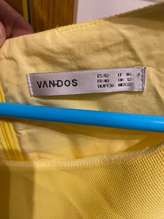 Vestido amarillo sin mangas