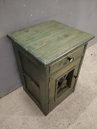 Mesita noche madera verde