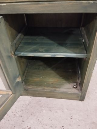 Mesita noche madera verde