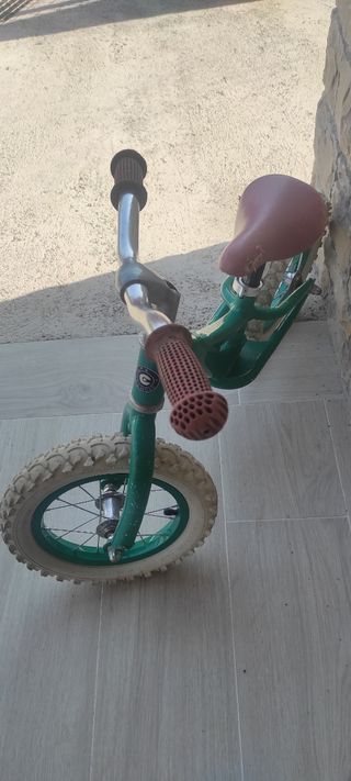 Bicicleta de equilibrio sin pedales 