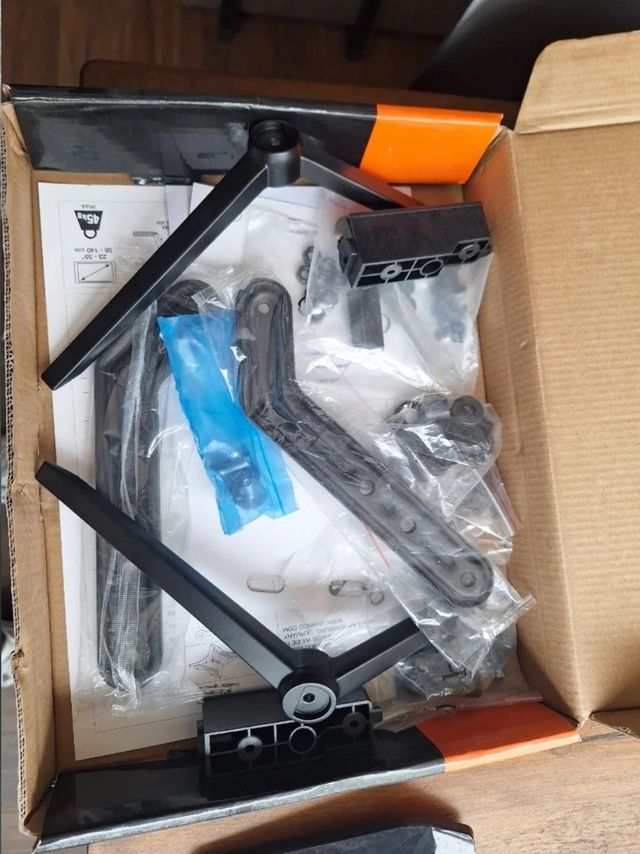 Soporte PC + 5 accesorios nuevos