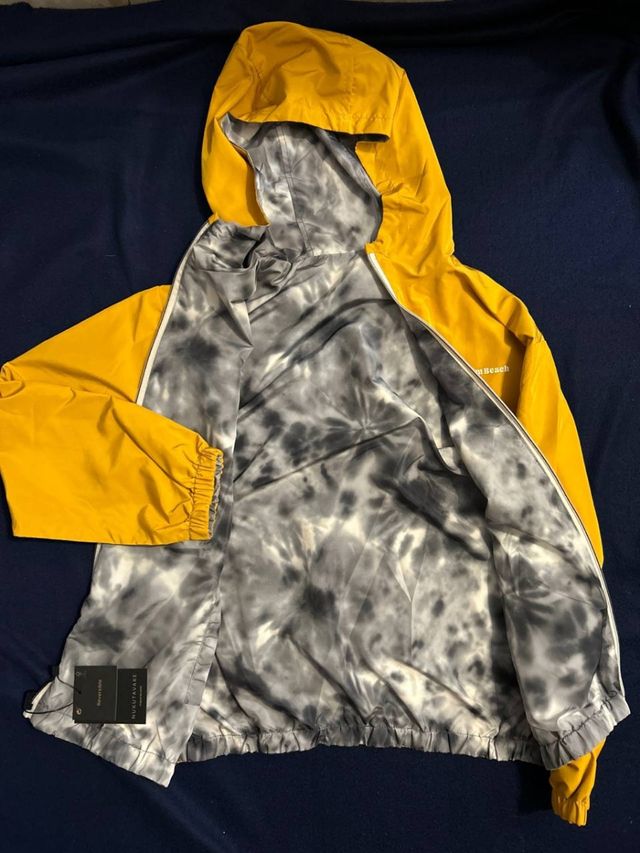 Chaqueta amarilla Calm Beach