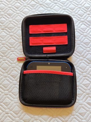 Nintendo 2DS Azul/Negra + Mario Kart 7