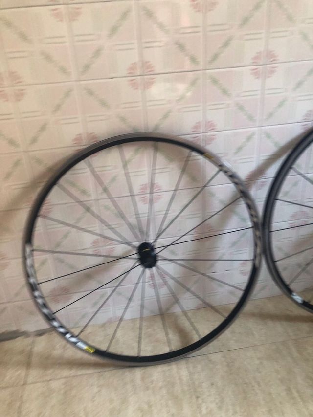 Ruedas Mavic Aksium