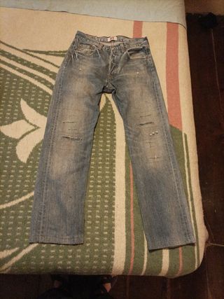 Levi's 501® rotos Talla 29-34.
Altura 1,67 peso 60