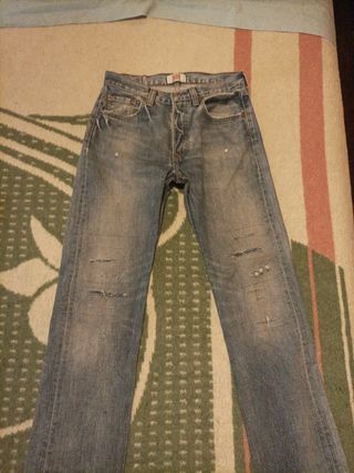 Levi's 501® rotos Talla 29-34.
Altura 1,67 peso 60