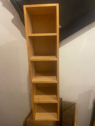 Estantería de madera IKEA