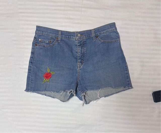 Shorts Levis 512 taglia 42 - fiore ricamato