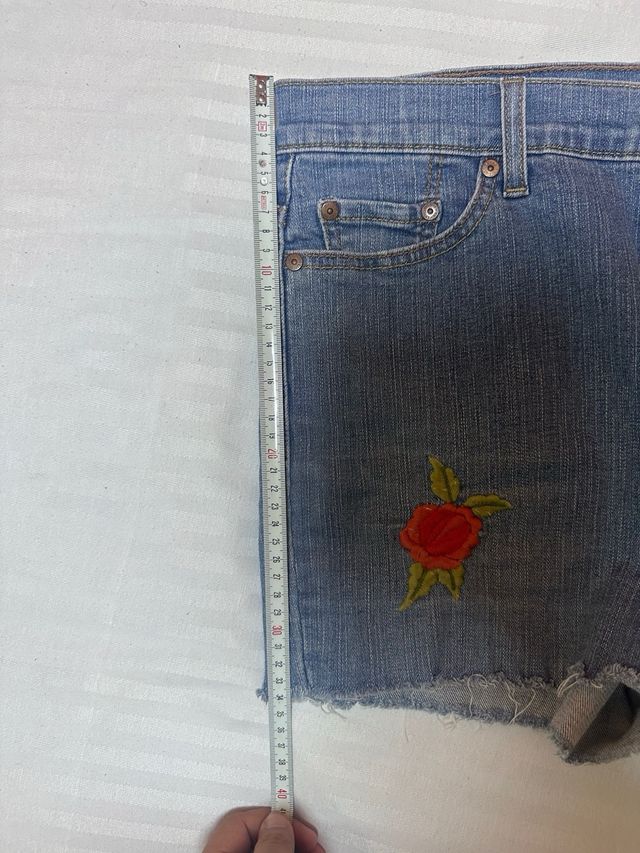 Shorts Levis 512 taglia 42 - fiore ricamato