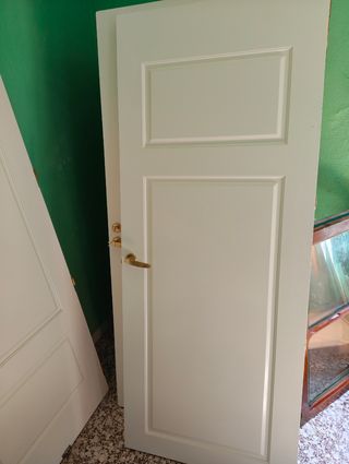 4 Puertas macizas blancasp como se ve  fotos 