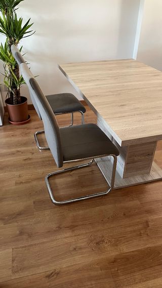 Conjunto mesa y sillas