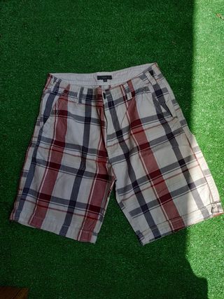 Bermudas cuadros rojas y blancas
