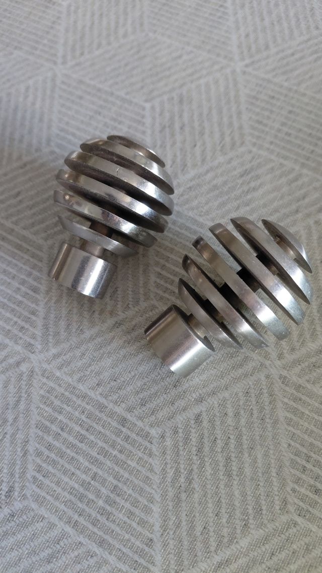 2 Pomo barra metal plateado