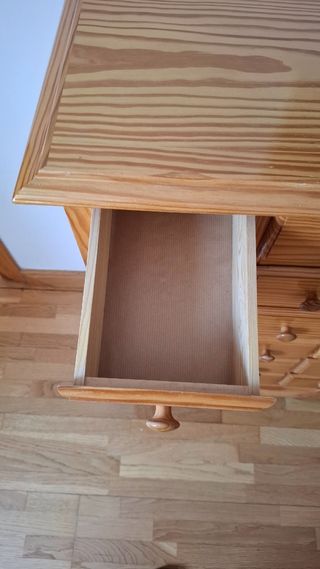Mueble de madera con 24 cajones