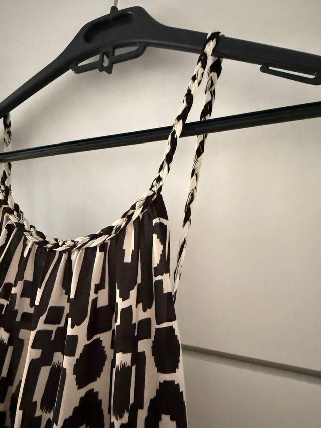 Vestido blanco y negro estampado