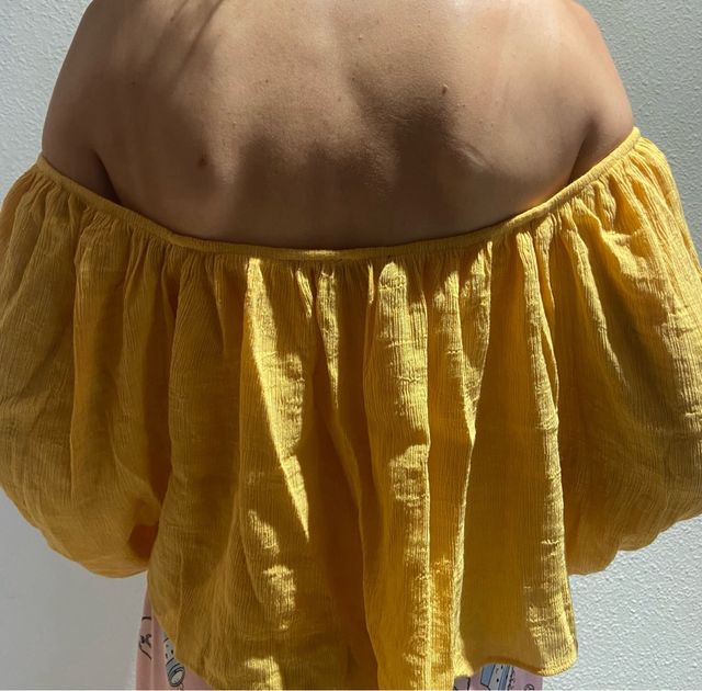 Blusa Amarilla Bershka - Talla S