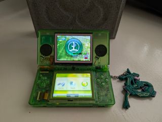 Nintendo DS lite color verde transparente