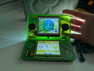 Nintendo DS lite color verde transparente