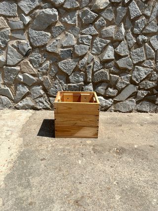 Fioriera in legno marrone