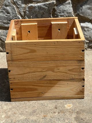 Fioriera in legno marrone