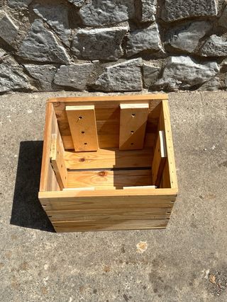 Fioriera in legno marrone