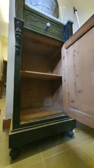 Mesita antigua mármol