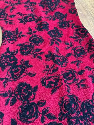 Vestido rojo y negro - floral