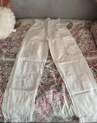 Pantalones cargo Bershka beige