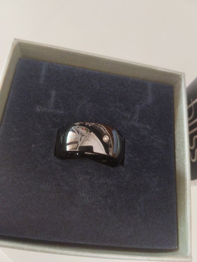 Anillo de ceranica negro con diamante