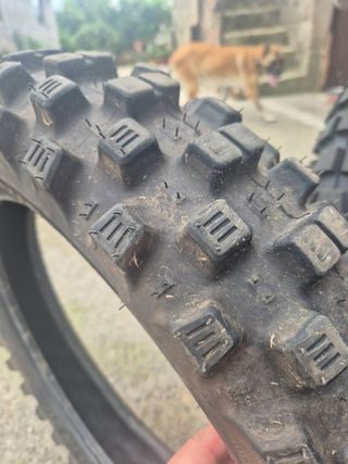 Neumático Michelin 120/90-18