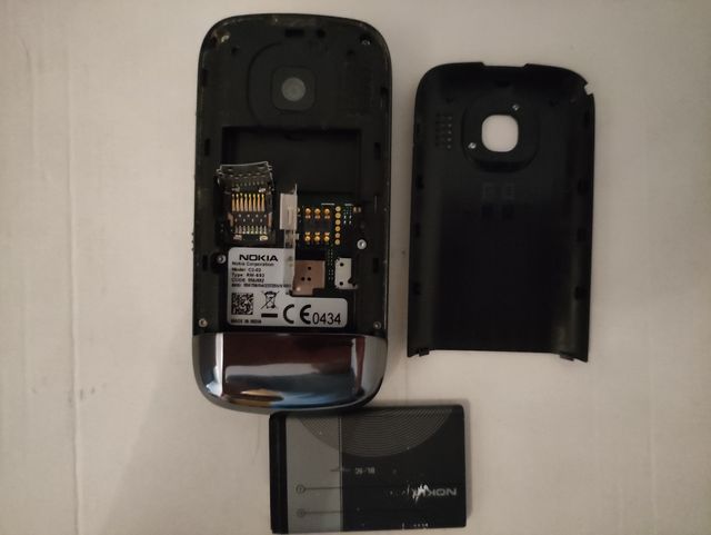 Nokia C2-02.