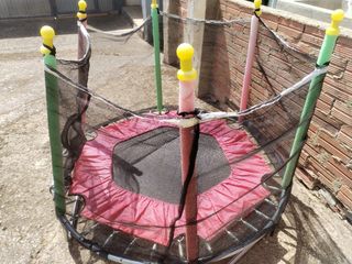 Cama elástica infantil rosa