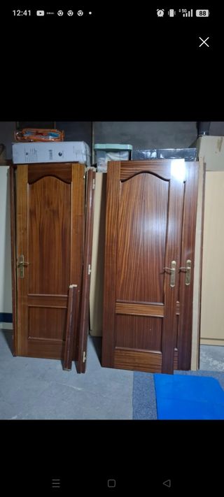 REGALO 1 Puertas Sapelly madera, abre a derechas
