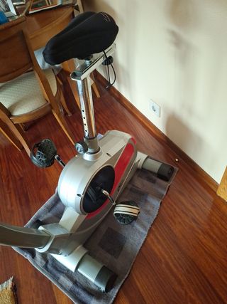 Bicicleta estática ejercicio
