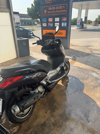 Yamaha 125cc - Scooter