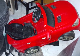 Coche eléctrico infantil