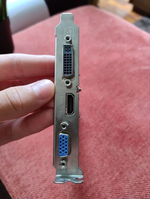 Tarjeta gráfica GT 705 NVIDIA