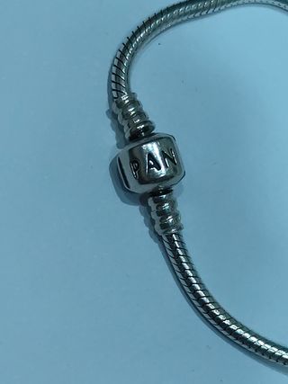 Pulsera Pandora plata
