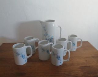 Jarra y 6 tazas porcelana, azul y blanco