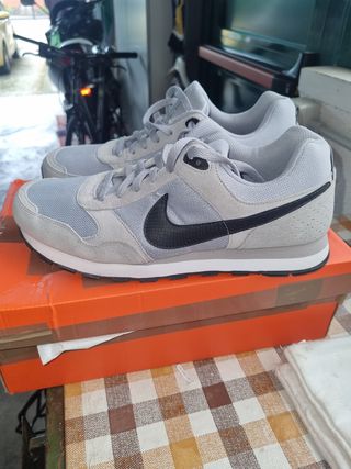 Nike MD Runner 2