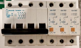 3 Magnetotérmicos IGA Test 110-415V
