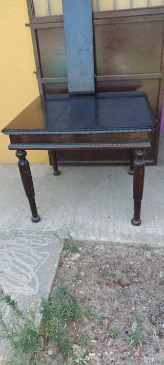 Mesa antigua de madera