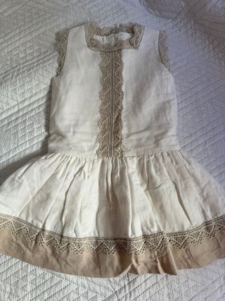 Vestido niña beige y blanco