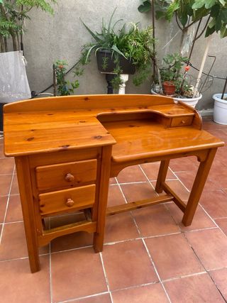 Escritorio madera Pino
no se hacen envios